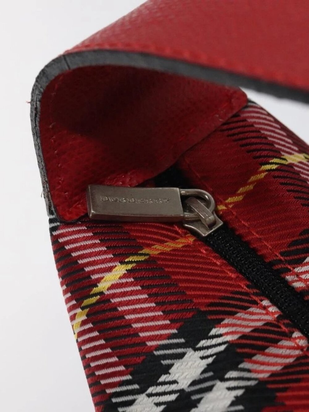 BURBERRY Nova Check Hand Bag Nylon Red Auth 118031 - Picture 10 of 16